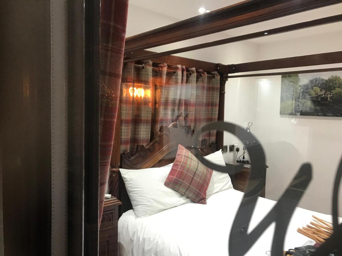 Hotel Hot Tub Hide Away Near Alton Towers Staffordshire Cheddleton Exterior foto