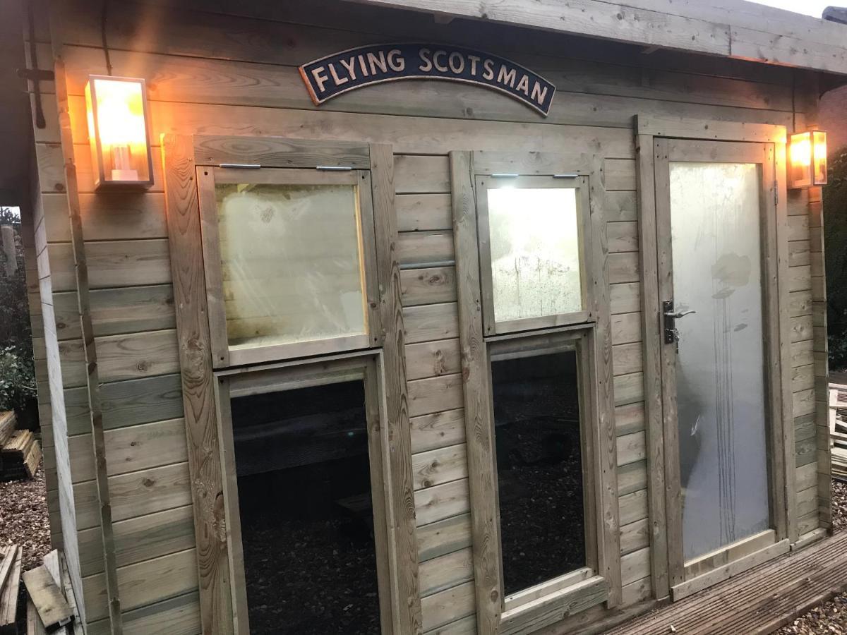 Hotel Hot Tub Hide Away Near Alton Towers Staffordshire Cheddleton Exterior foto