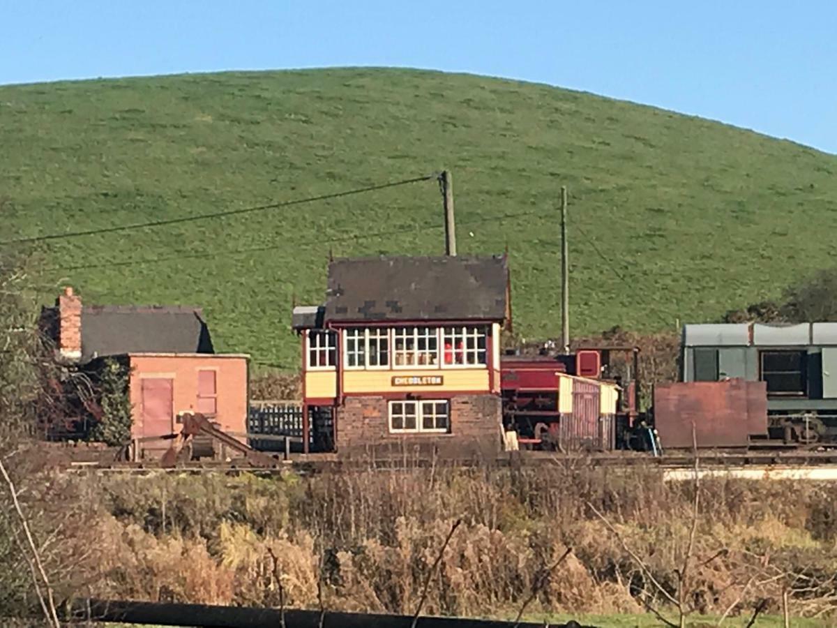 Hotel Hot Tub Hide Away Near Alton Towers Staffordshire Cheddleton Exterior foto